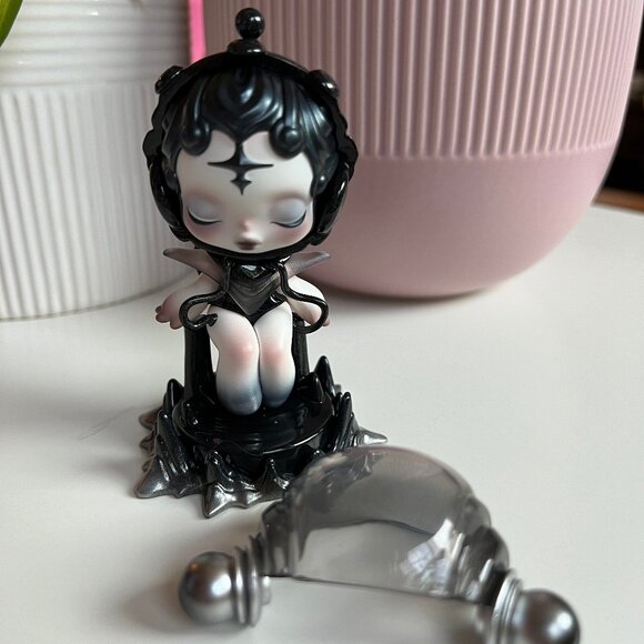 Pop Mart Skull Panda - The Sound Series Blindbox - The Equilibrium (SECRET) - Picture 3 of 3